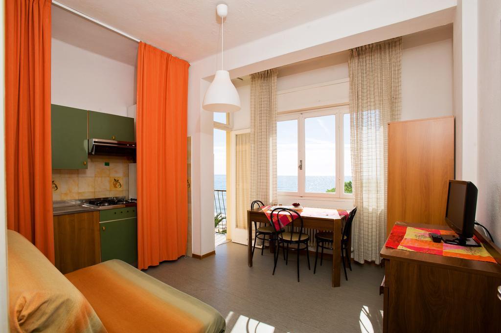 Hotel Lido Pietra Ligure Zimmer foto