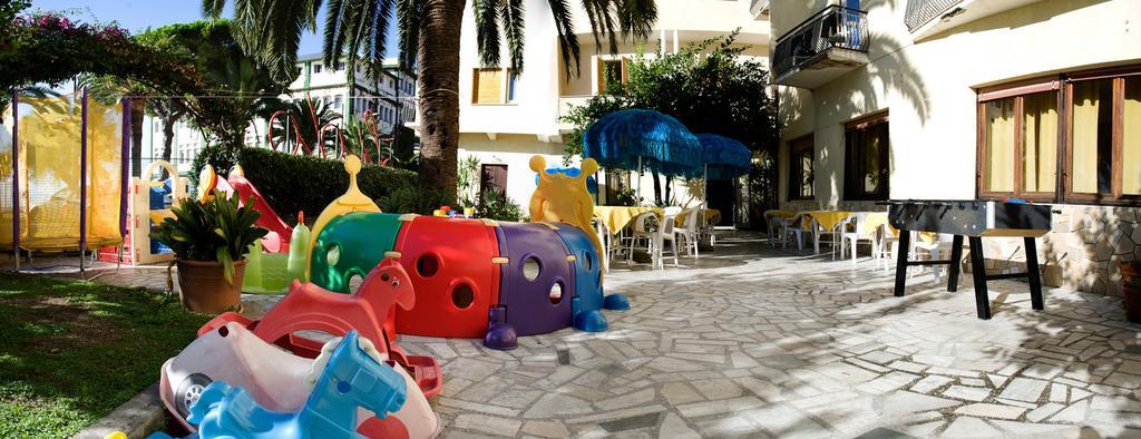 Hotel Lido Pietra Ligure Exterior foto