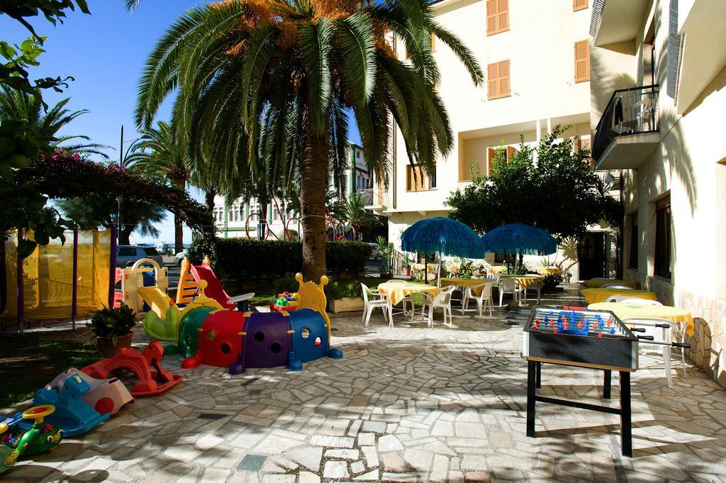 Hotel Lido Pietra Ligure Exterior foto