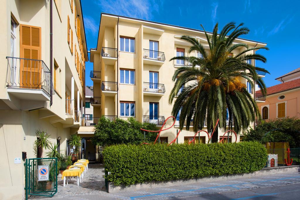 Hotel Lido Pietra Ligure Exterior foto