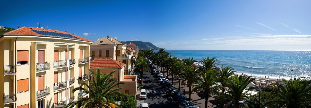 Hotel Lido Pietra Ligure Exterior foto